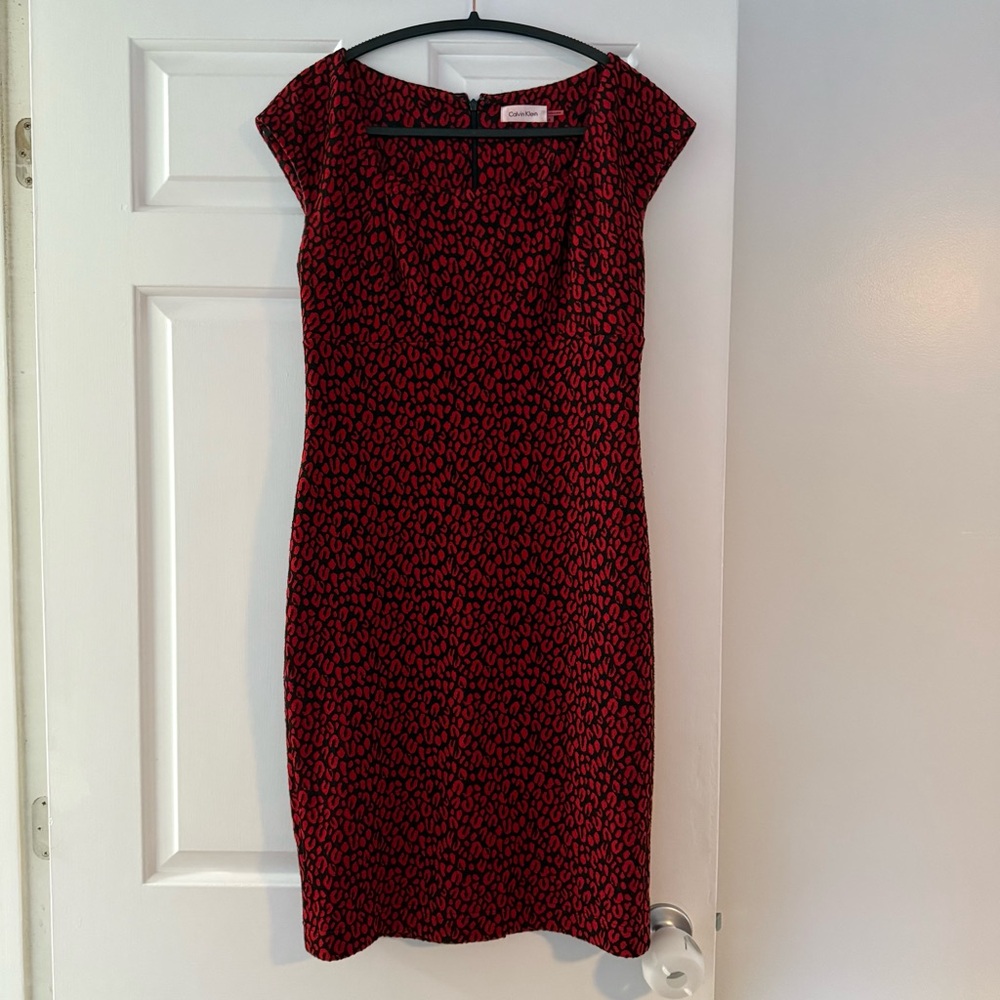 Leopard Print Red Patterned pencil Dress Calvin Klein, Mad Men style size 4